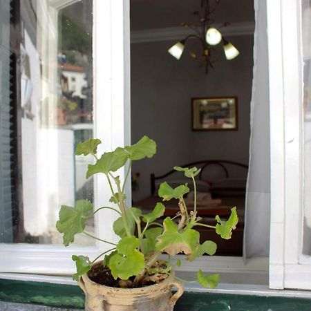 Meteora Mansion - Traditional Apt 3Bd - Rocks View カランバカ エクステリア 写真