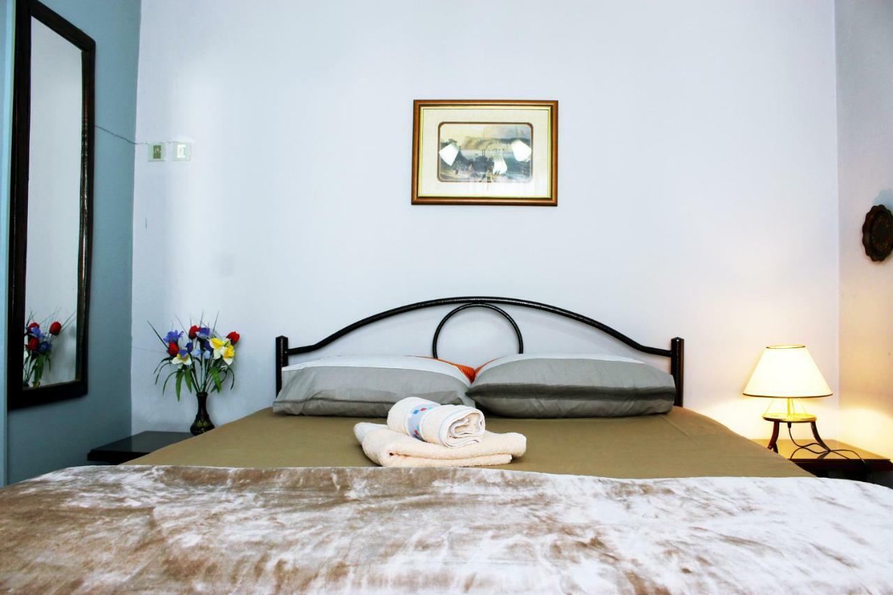 Meteora Mansion - Traditional Apt 3Bd - Rocks View カランバカ エクステリア 写真