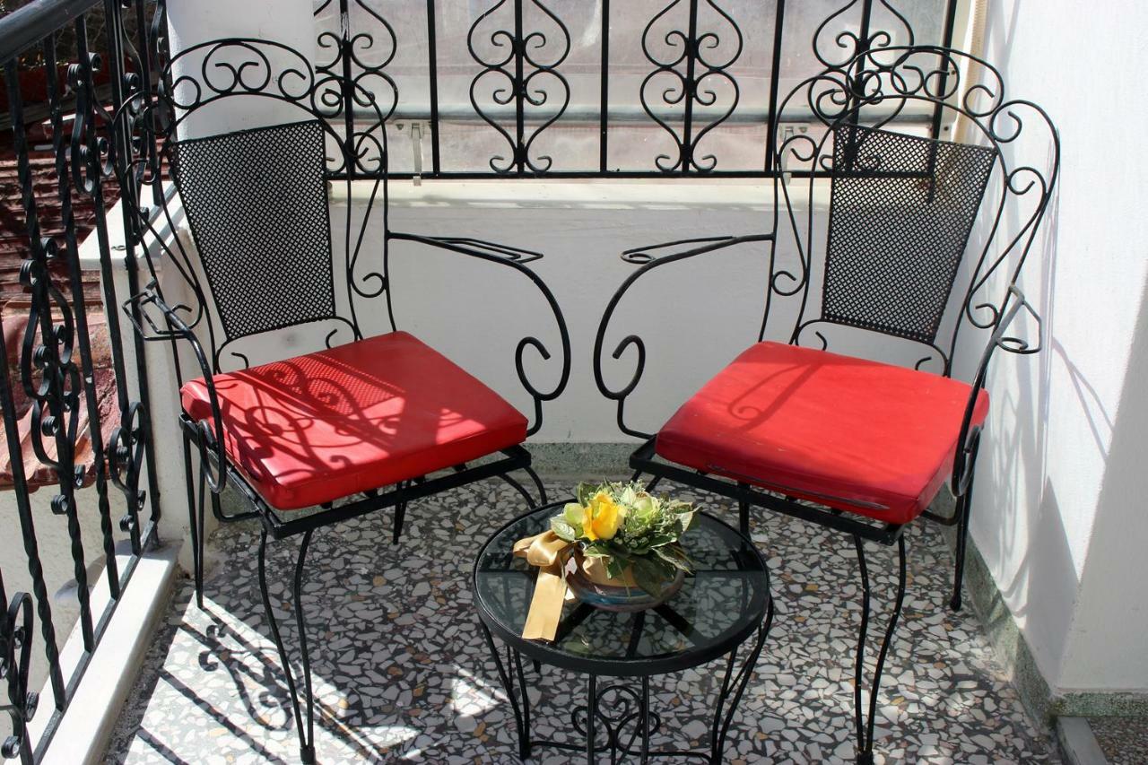 Meteora Mansion - Traditional Apt 3Bd - Rocks View カランバカ エクステリア 写真