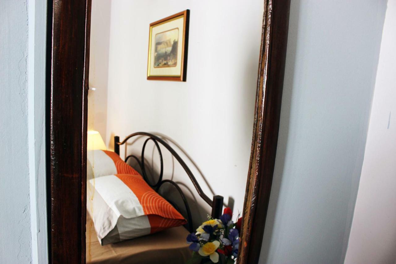 Meteora Mansion - Traditional Apt 3Bd - Rocks View カランバカ エクステリア 写真